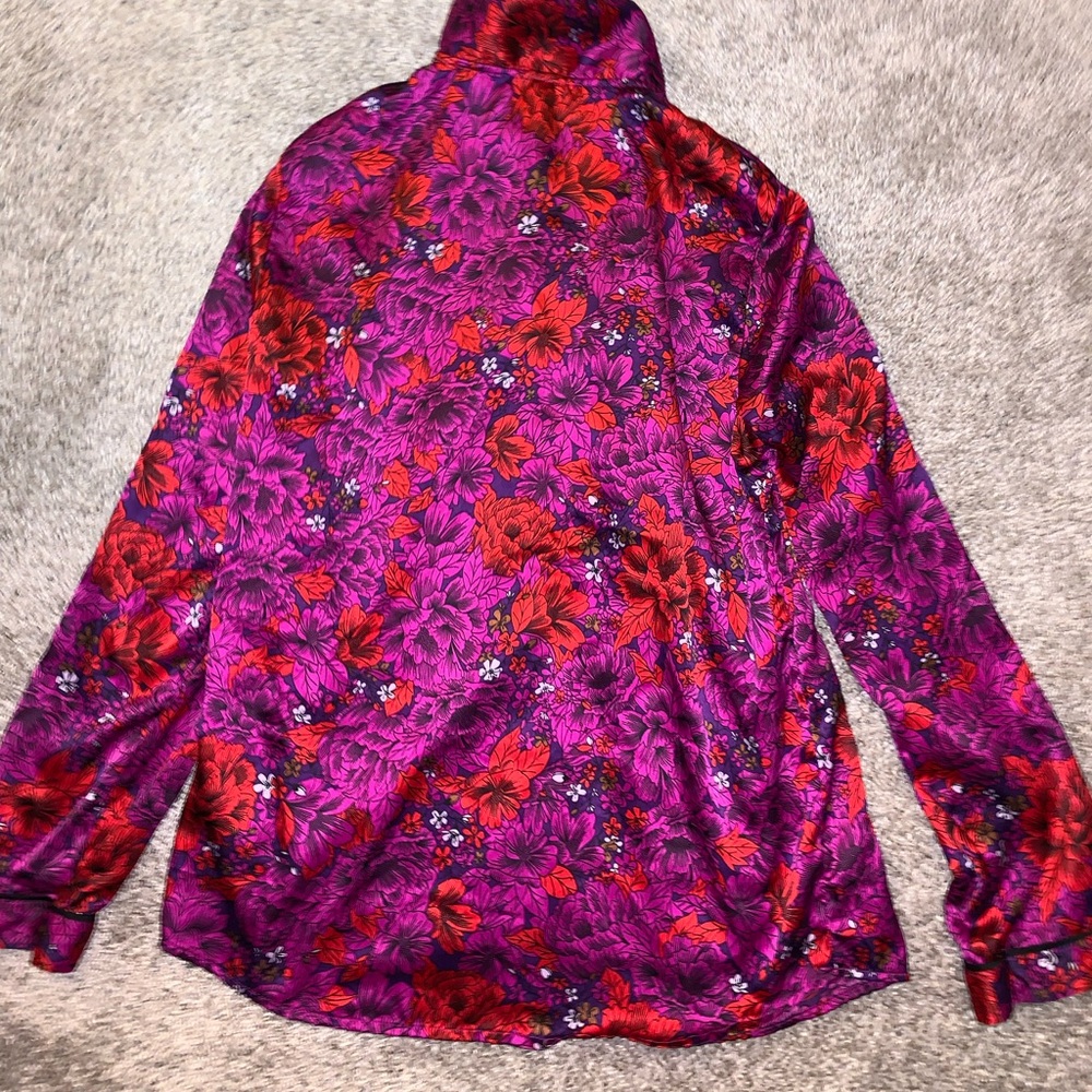 Gilligan & O’Malley Purple & Red Button Down top - Picture 13 of 13